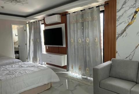 Mandurriao House | Benny's Hotel-Inspired & Condo-Inspired Rooms and Pool