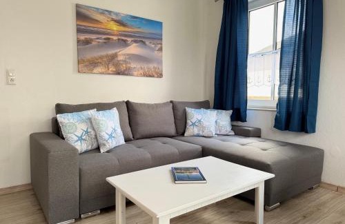 Bensersiel Apartment | Bensersiel Ferienwohnung Pirat mit Terrasse