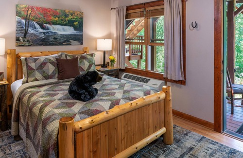 Arden Bed & Breakfast | Bent Creek Lodge Bed & Breakfast