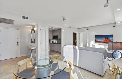 South of Fifth Apartment | Bentley Beach Condo- South Beach Miami