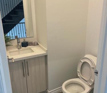 Niagara Falls Hotel | Bentley Commons Fallsview Flats