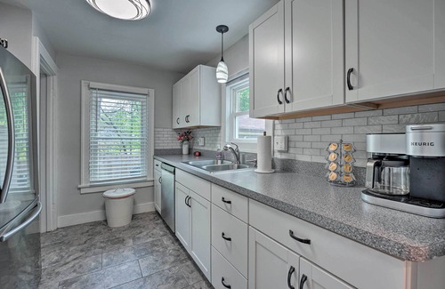Fair Plain House | Benton Harbor 'Gracie Cottage' w/Hot Tub + Yard!