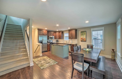 Benton Harbor House | Benton Harbor Townhome w/Golf Course View!