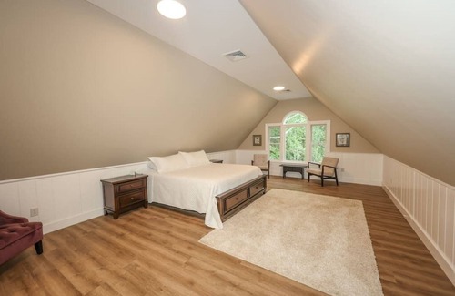 Danville House | Beorn's Hall · Secluded Estate Home w/Indoor & Outdoor Amenities