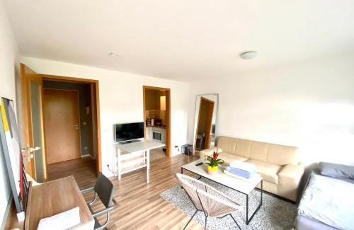 Schoenefeld Apartment | BER, Quiet, Green, View, near Terminal, Berlin parking