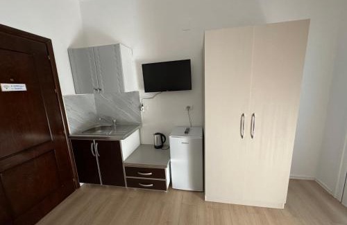 Aliko Hotel | BerdHill Rooms, Sarandë