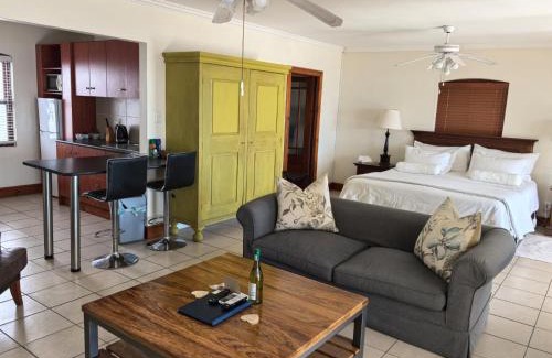 Gordons Bay Central House | Berg en Zee Guesthouse