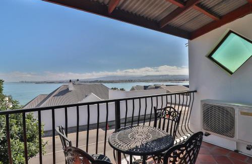Gordons Bay Central House | Berg en Zee Guesthouse