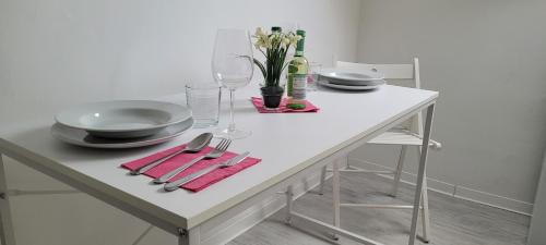 Bergisch Gladbach Apartment | Berg Messe DG 1Zi, K,D,B Parkplatz, W-Lan, Homeoffice