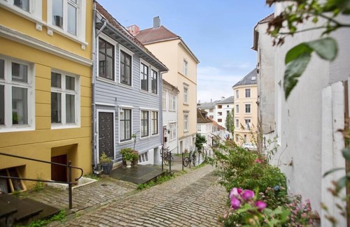 Bergen City Centre Apartment | Bergen House I 2-story Apt I 24/7 Check-In