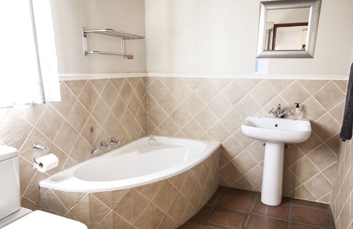Tulbagh House | Bergsicht Country Cottages - Town
