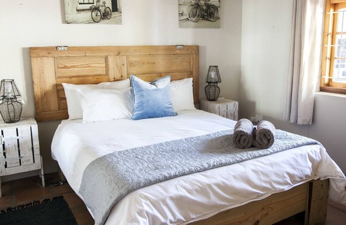 Tulbagh House | Bergsicht Country Cottages - Town