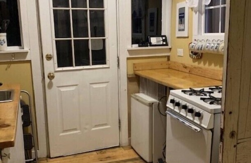 Enosburg Falls Apartment | Berkshire's Off The Grid Tiny Home