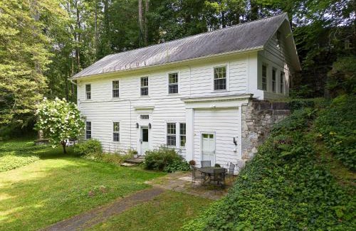 Great Barrington House | Berkshire Vacation Rentals 1900s Factory Turned Modern Berkshires Retreat