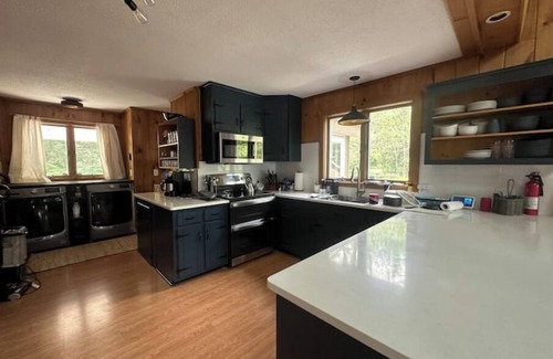 Sherwood Forest House | Berkshires Lakefront Retreatn