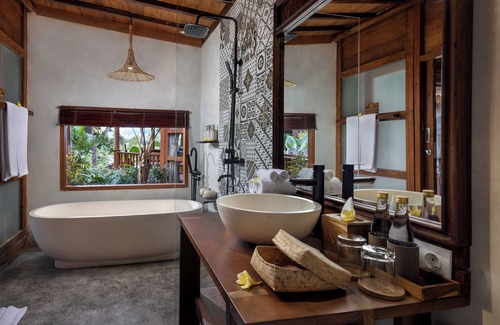 Singakerta Cabin | Berlima Wooden Lodge by Pramana Villas