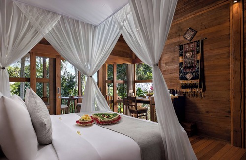 Singakerta Cabin | Berlima Wooden Lodge by Pramana Villas