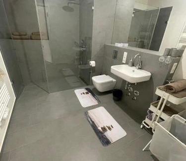 Tiergarten Apartment | Berlin Apartment Genthiner 2