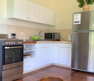Bermagui Apartment | Bermagui Bay Beach House Bungalow in the heart of Bermagui