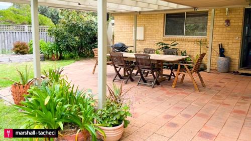 Bermagui House | Bermagui Dune House 5 Narira Street, Beach Front, Pet friendly