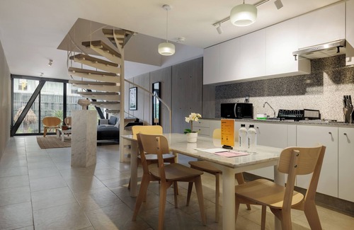 Zona Rosa Apartment | Berna 14 by Wynwood House