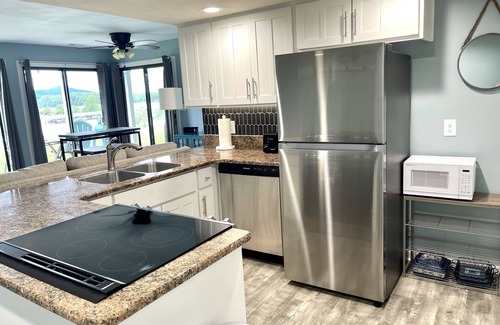 North Shore Condo | Bernard's Landing Hillside Lake Escape @ SML