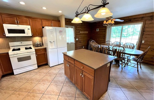 Spring Brook House | Berry Bear Depot @ Spring Brook Resort