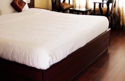 Stone House Area Hotel | Berry Hills Resort