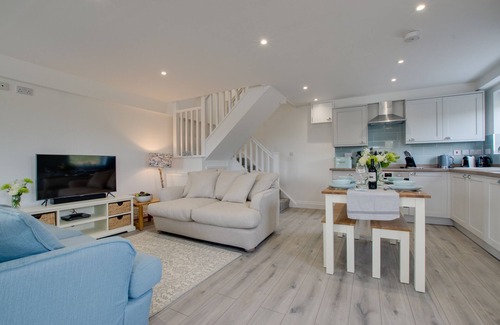 Little Petherick House | Bert's Place - Three Bedroom House, Sleeps 6