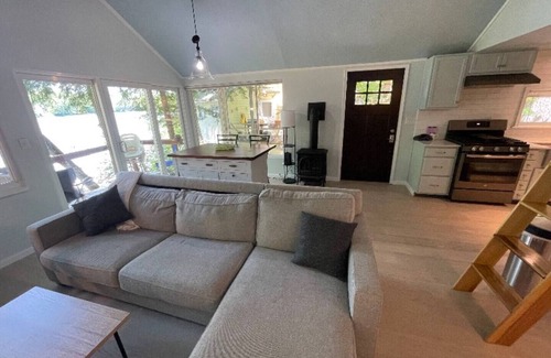 Winona House | Berta's Lake Front Cottage on Winona Lake!