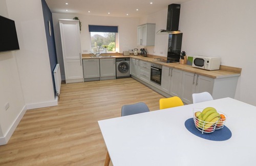 Chwilog Cottage | BERTH, family friendly, character holiday cottage in Criccieth