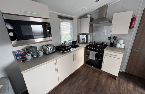 Berwick-upon-Tweed Apartment | Berwick-upon-tweed - Caravan - Sleeps 6 - Parking
