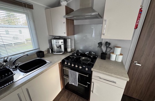 Berwick-upon-Tweed Apartment | Berwick-upon-tweed - Caravan - Sleeps 6 - Parking
