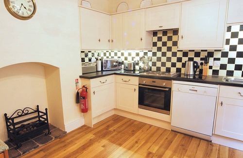 Llangollen Cottage | Berwyn Stationmasters House - HW7641