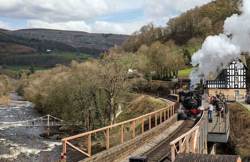 Llangollen Cottage | Berwyn Stationmasters House - HW7641