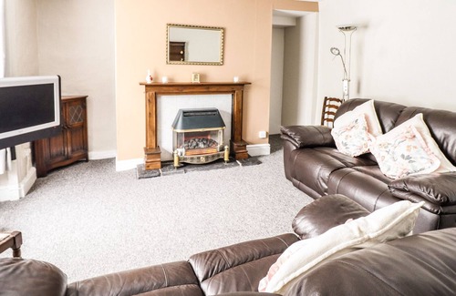 Llangynog Cottage | BERWYN VILLA, family friendly, with a garden in Llangynog
