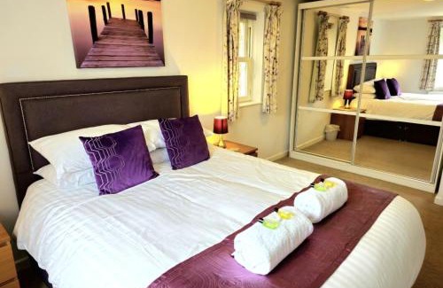 Hele House | Bespoke coastal 2 bed cottage with free parking