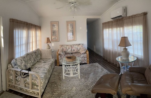 Taylor Creek House | Best Bass fishing , close to beaches, rodeos, safaris and more!