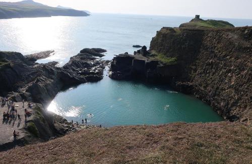 Walwyn's Castle House | Best Beach 2025 "Little Haven" & The Hidden Gem