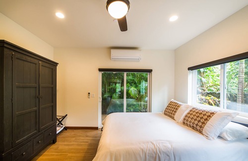 Pupukea Apartment | BEST BEACH LOCATION! 5 STAR LUXURY, Modern, Spacious, ATMOS Theater, BEACH BIKES