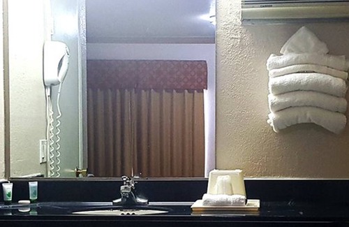 Southwest Anaheim House | Best Budget Inn - In Anaheim (Southwest Anaheim)