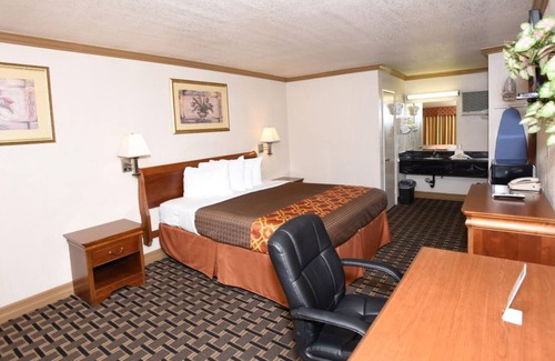 Southwest Anaheim House | Best Budget Inn - In Anaheim (Southwest Anaheim)