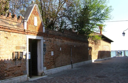 Isola San Giorgio Maggiore Condo | Best choice waterfront apartment with everything for a joyful stay in Venice