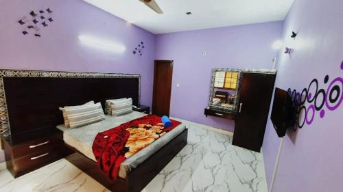 Karachi Hotel | Best Couple Coprtive Guest House