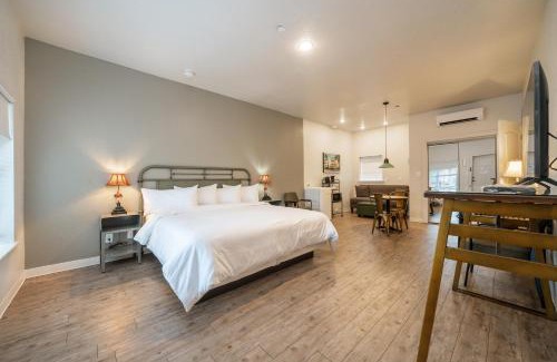 Hot Springs Hotel | Best Court
