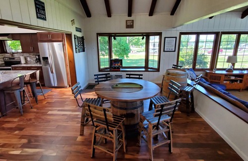 Put-in-Bay House | Best Downtown Location- Large, Beautiful!- The Queen Elizabeth House