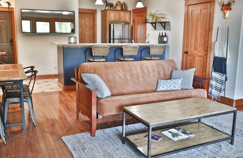 Pagosa Springs Condo | Best downtown studio, Fireplace