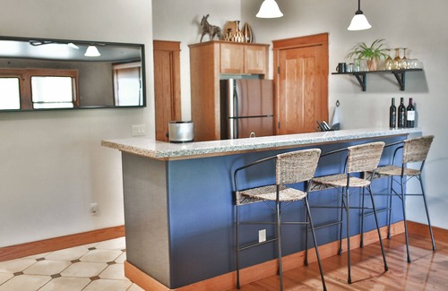 Pagosa Springs Condo | Best downtown studio, Fireplace