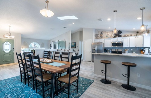 Tarpon Springs House | Best Family Vacation at the Beach or the Pool.