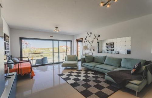 Ferrel Apartment | Best Houses 03 - Deluxe Two Bedrooms and Pool - Design Apartment